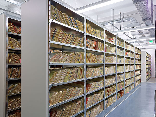 Regale im Stasi-Unterlagen-Archiv Berlin Regale im Stasi-Unterlagen-Archiv Berlin