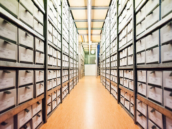 Stasi-Unterlagen-Archiv Chemnitz Blick in das Magazin des Stasi-Unterlagen-Archivs in Chemnitz