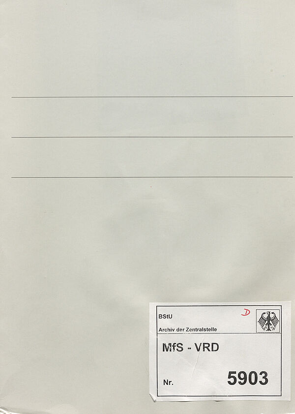 Ein grauer Aktendeckel mit einem Aufkleber. Darauf steht die Signatur der Akte MfS, VRD, Nr. 5903.