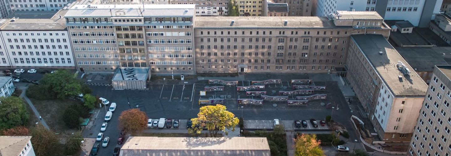Luftbild auf den Innenhof der Stasi-Zentrale. Campus für Demokratie